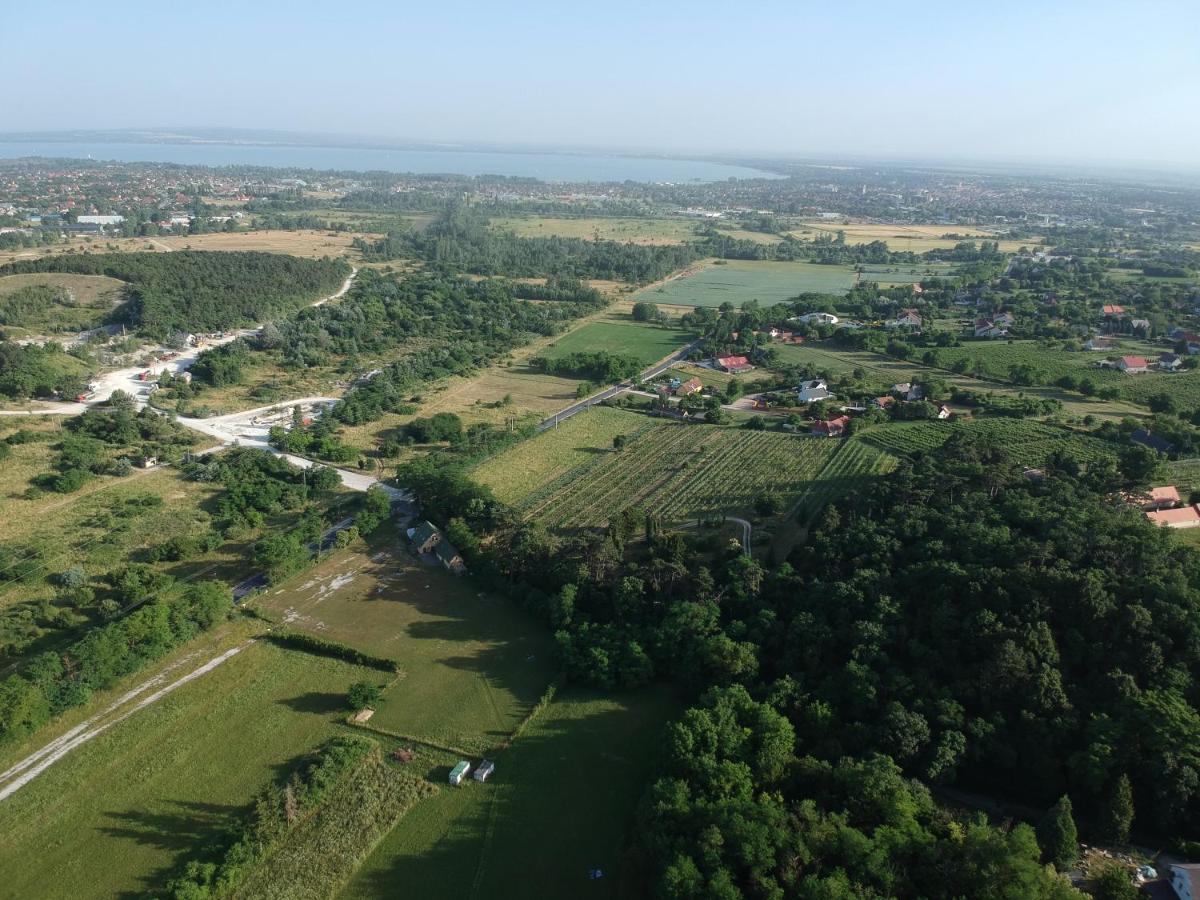 Pilikan Apartments - Park, Agroturism, Vineyard & Farm Cserszegtomaj Extérieur photo