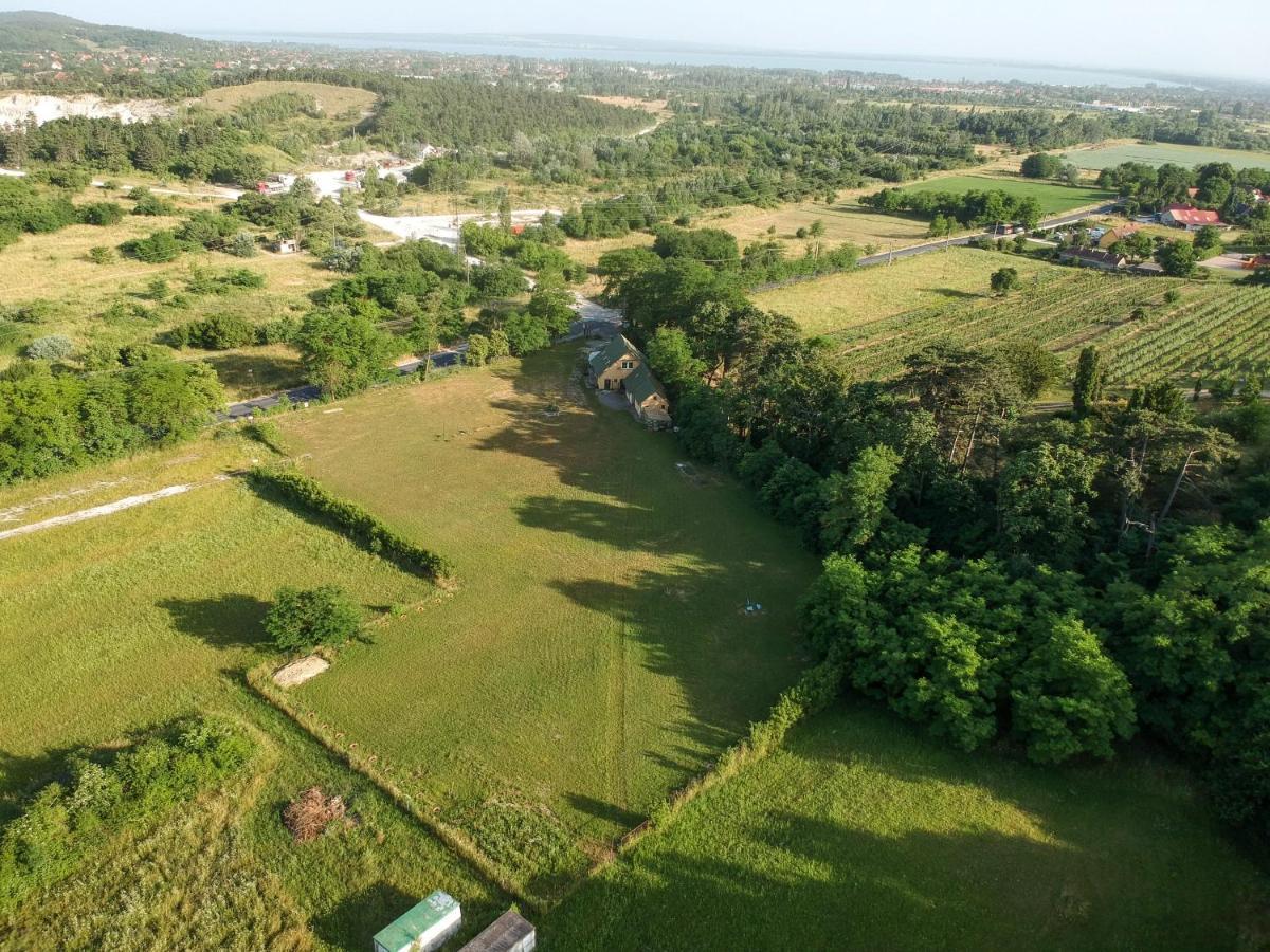 Pilikan Apartments - Park, Agroturism, Vineyard & Farm Cserszegtomaj Extérieur photo
